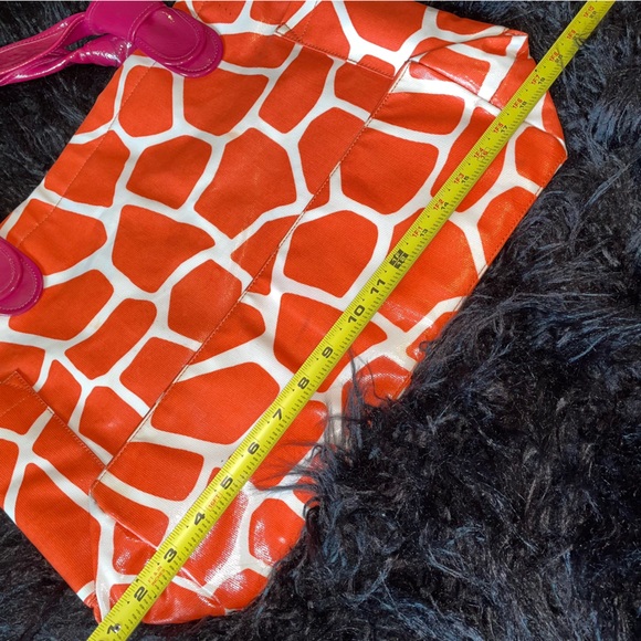 Kate Landry orange and pink giraffe tote bag - Picture 2 of 7